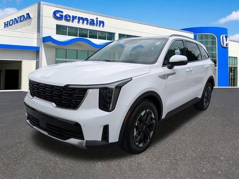 Used 2025 Kia Sorento S w/ Panoramic Sunroof Package FWD image 1