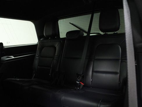 Used 2022 Lincoln Navigator Reserve image 14
