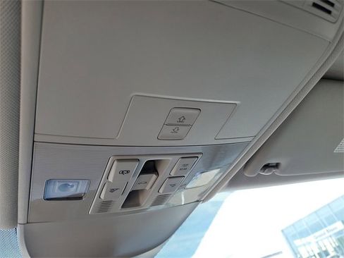 New 2025 Volkswagen Taos SE image 31