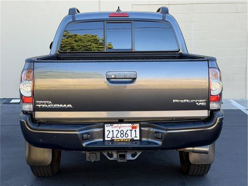 Used 2015 Toyota Tacoma PreRunner w/ TRD Sport Package RWD image 6