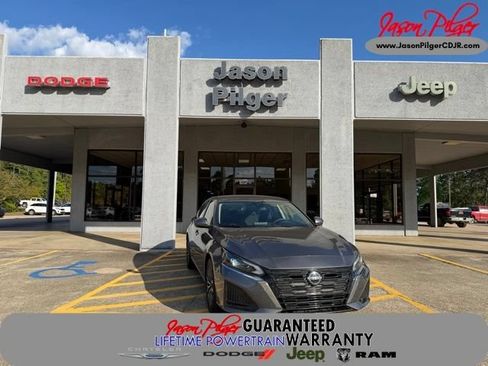 Used 2023 Nissan Altima 2.5 SV FWD image 36