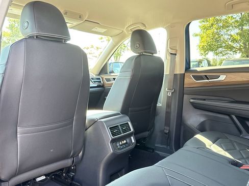 New 2026 Volkswagen Atlas SE image 13
