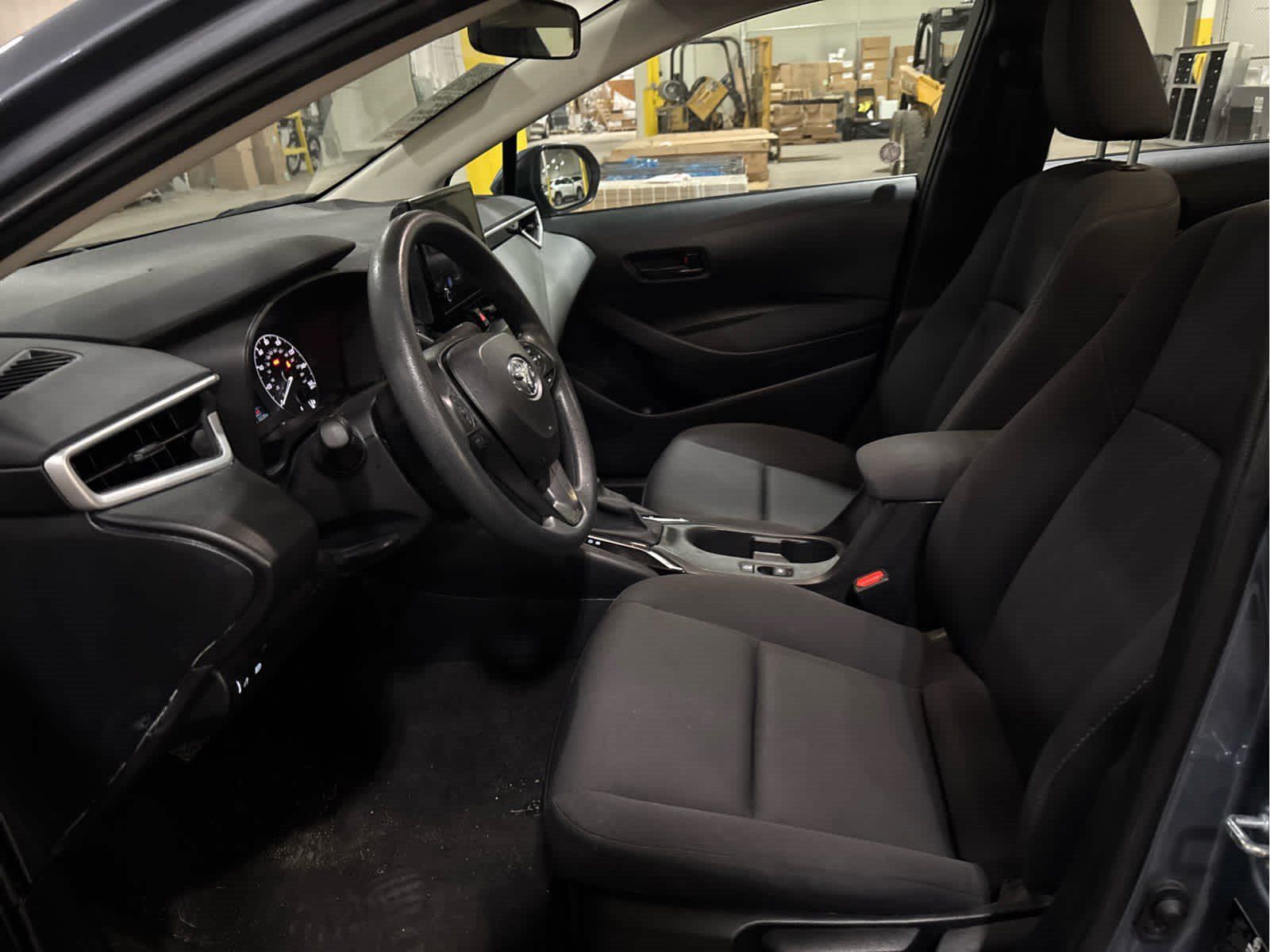 Used 2025 Toyota Corolla LE FWD image 9