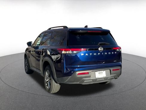 Used 2025 Nissan Pathfinder SV image 11