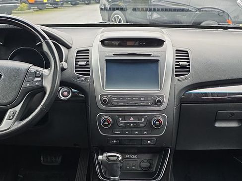 Used 2014 Kia Sorento SX image 14