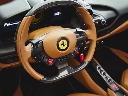 Used 2022 Ferrari F8 Tributo image 25