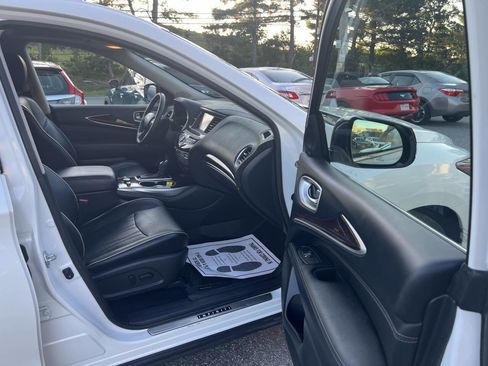 Used 2017 INFINITI QX60 Luxe w/ Deluxe Technology Package image 9