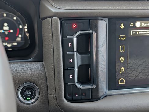 Used 2023 GMC Yukon XL Denali image 36