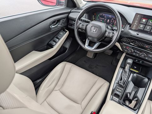 Used 2023 Honda Accord Touring image 9