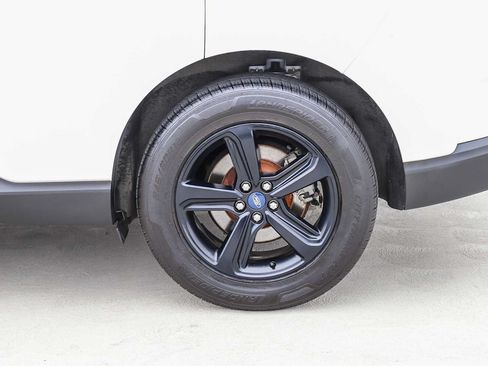 Used 2019 Ford Edge SEL w/ Equipment Group 201A FWD image 12