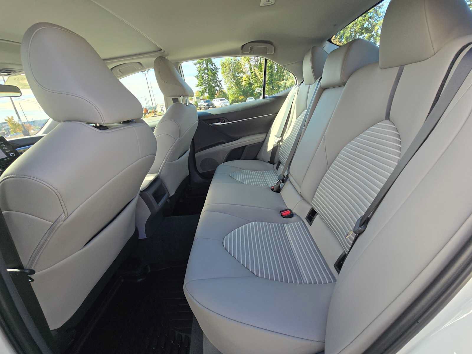 Used 2024 Toyota Camry SE AWD/4WD image 15