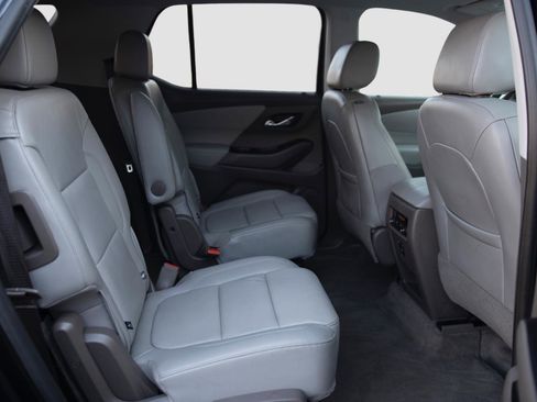 Used 2020 Chevrolet Traverse LT w/ Driver Confidence II Package image 16