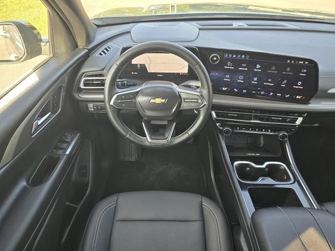 Used 2026 Chevrolet Traverse LT FWD image 14