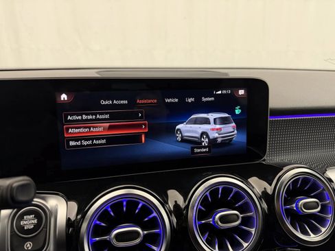 Used 2021 Mercedes-Benz GLB 250 4MATIC w/ Premium Package image 25