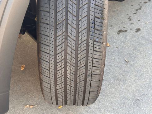 Certified 2025 Hyundai Santa Cruz Limited image 5