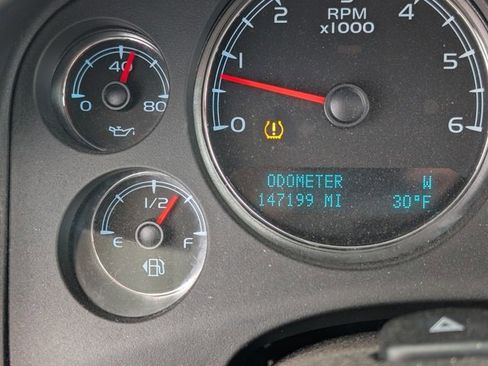 Used 2013 GMC Yukon XL SLT w/ SLT-2 Equipment Package image 12