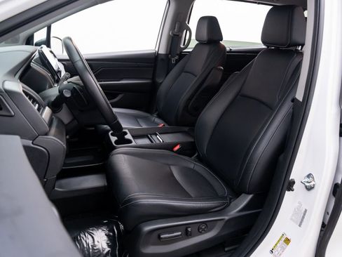 Certified 2024 Honda Odyssey EX-L image 13