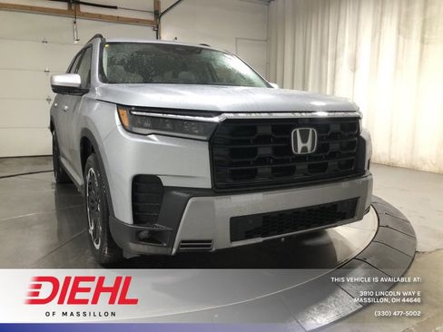 New 2026 Honda Pilot Touring image 1