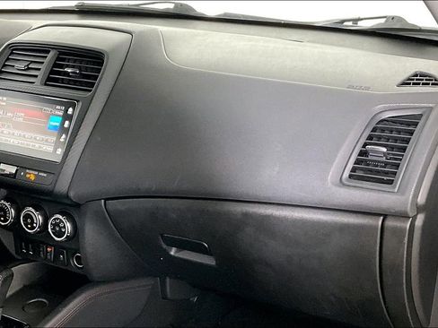 Used 2019 Mitsubishi Outlander Sport SE image 16