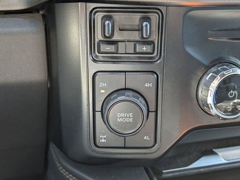 Used 2024 Ford F250 Platinum AWD/4WD image 21