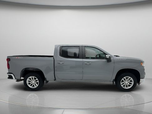 Used 2024 Chevrolet Silverado 1500 LT AWD/4WD image 4