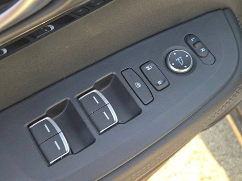 Used 2025 Acura ADX AWD image 24