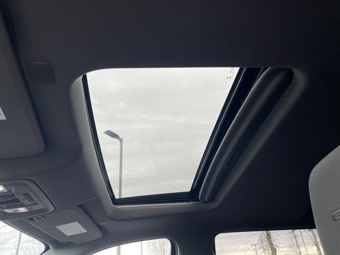 Used 2022 GMC Sierra 2500 Denali w/ Denali Black Diamond Edition image 9