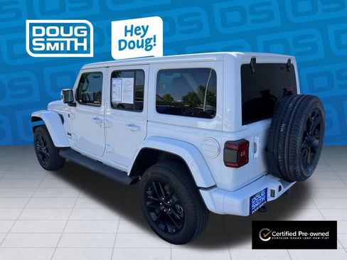 Used 2021 Jeep Wrangler Unlimited Sahara AWD/4WD image 3