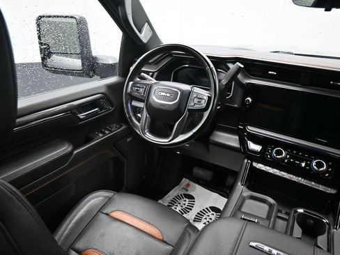 Used 2024 GMC Sierra 2500 AT4 w/ Technology Package AWD/4WD image 14