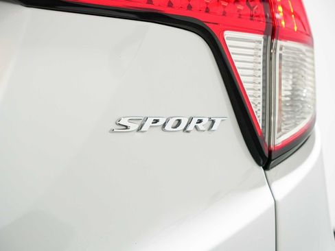Used 2022 Honda HR-V Sport image 11