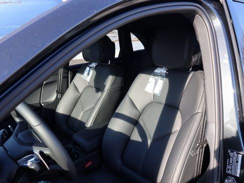 New 2026 Porsche Macan image 5