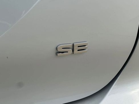 Used 2024 Mitsubishi Outlander SE image 28