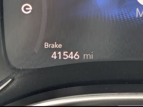 Used 2024 Chrysler Pacifica Select image 29