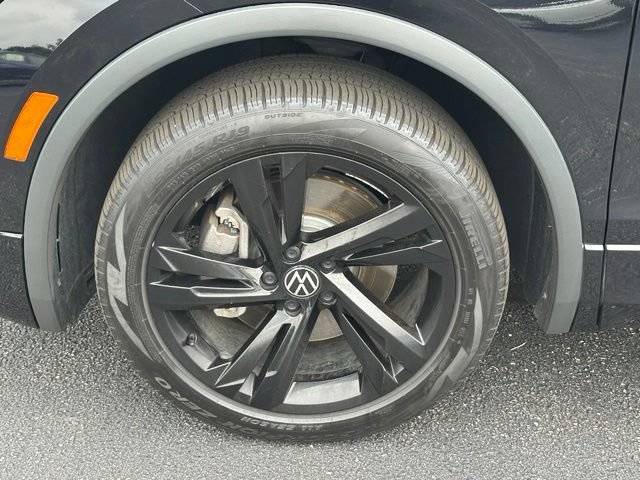 Certified 2024 Volkswagen Tiguan SE R-Line AWD/4WD image 8