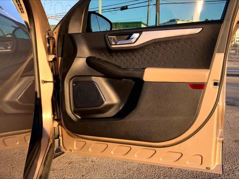 Used 2020 Ford Escape SEL image 23