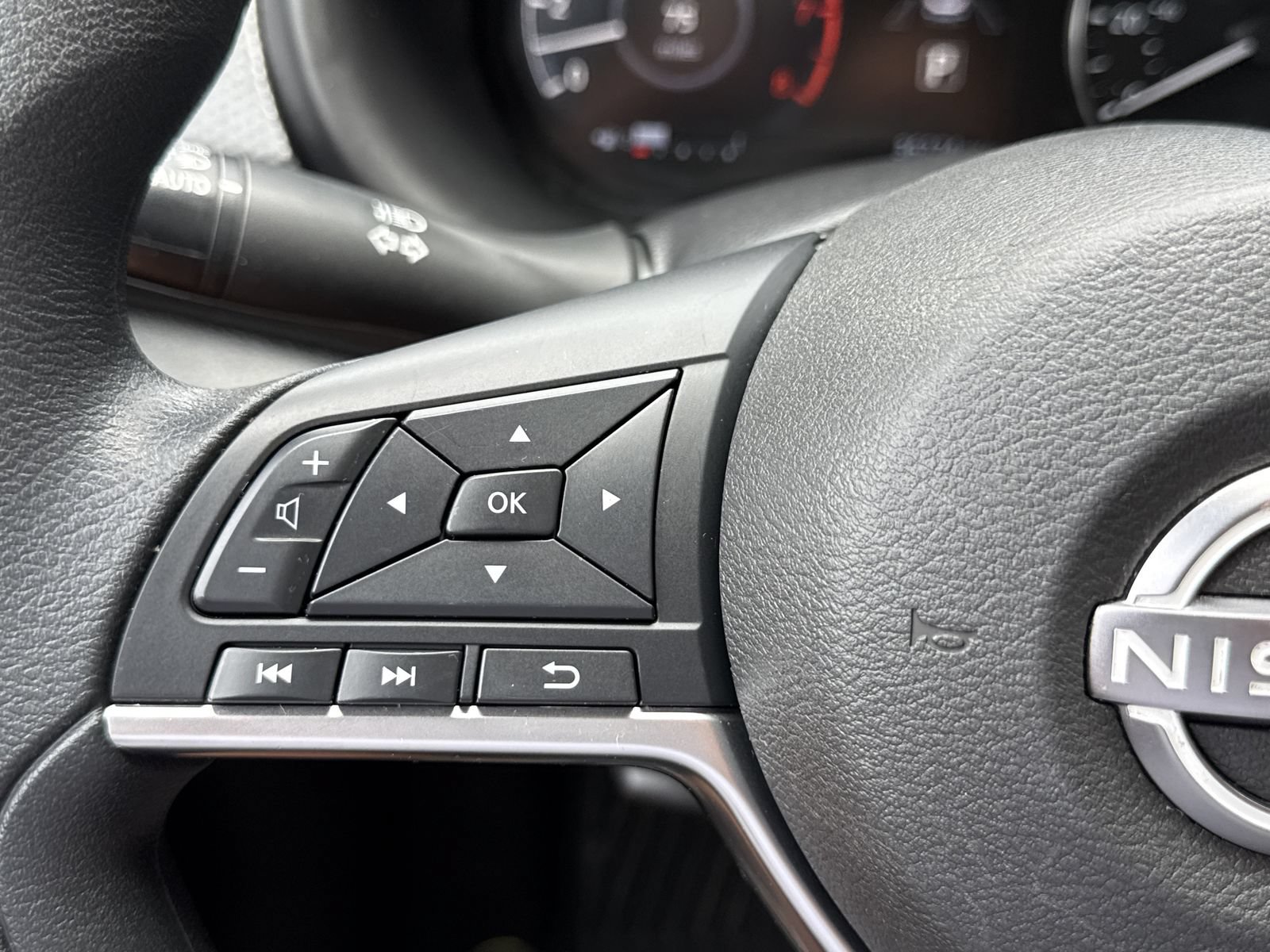 Used 2023 Nissan Kicks SV w/ Exterior Package FWD image 18
