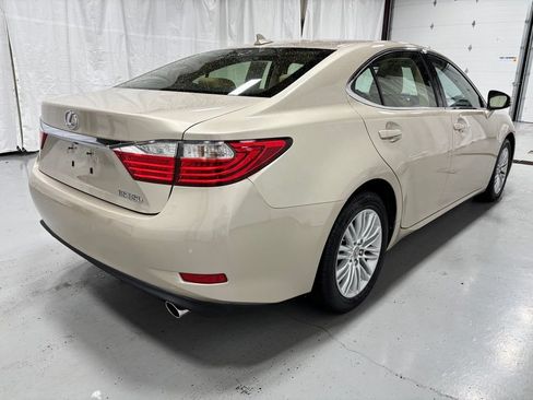 Used 2014 Lexus ES 350 w/ Luxury Package FWD image 7