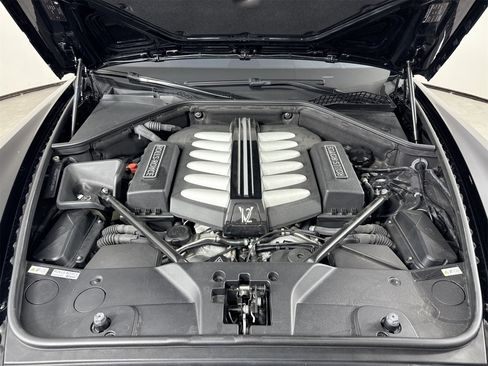 Used 2014 Rolls-Royce Ghost image 21
