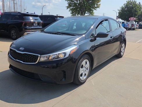 Used 2017 Kia Forte LX FWD image 3