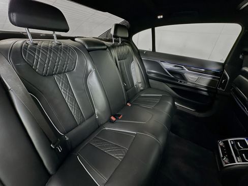 Used 2020 BMW 750i xDrive w/ M Sport Package AWD/4WD image 26