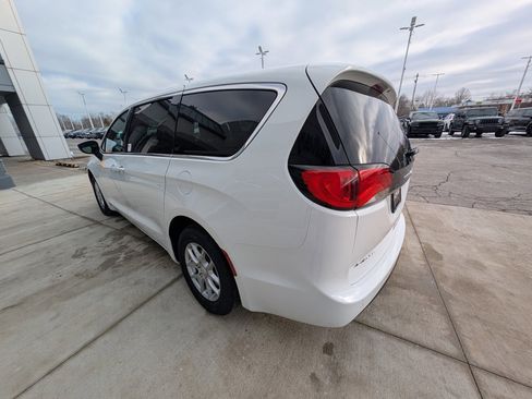 New 2026 Chrysler Voyager LX image 6
