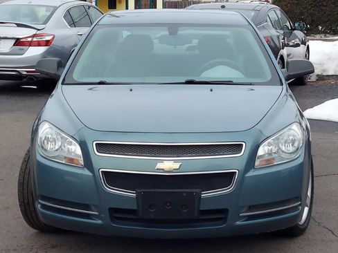 Used 2009 Chevrolet Malibu LS image 2