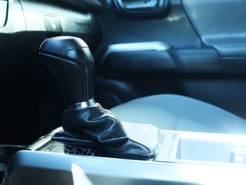 Used 2022 Toyota Tacoma SR image 41