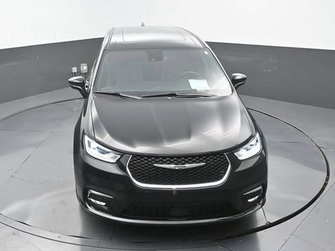 Used 2026 Chrysler Pacifica Limited FWD image 31