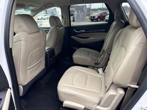 Used 2018 Buick Enclave Essence image 9