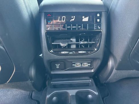 Used 2024 Jeep Grand Cherokee L Overland AWD/4WD image 24