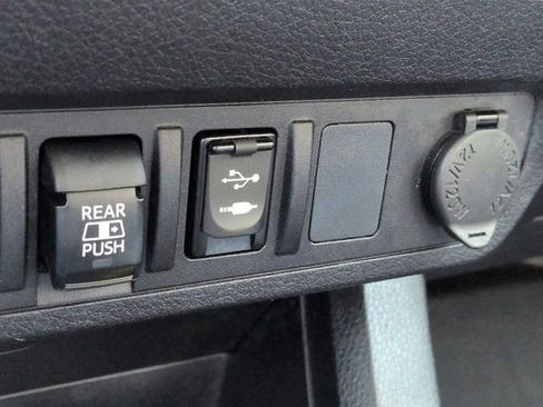 Used 2019 Toyota Tacoma SR5 RWD image 20