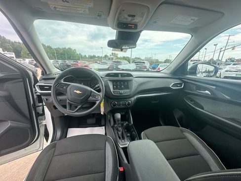 Used 2023 Chevrolet TrailBlazer LS AWD/4WD image 22