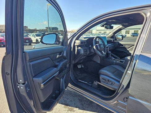 Used 2024 Toyota Tacoma TRD Sport w/ TRD Sport Premium Package image 18