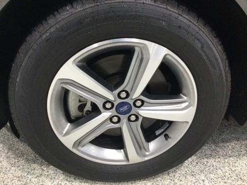 Used 2020 Ford Edge SE image 8